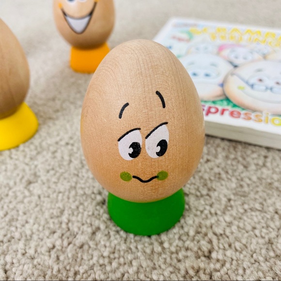 HAPE • Eggspressions Wooden Learning Toy + Book - Picture 9 of 14